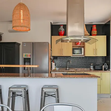 Elegant With Pool 빌라 *