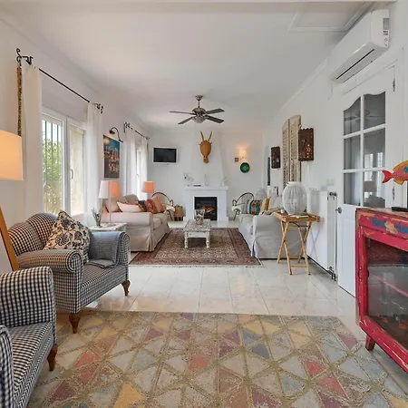 Elegant With Pool 빌라 *