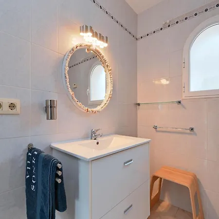 Elegant With Pool 빌라 *