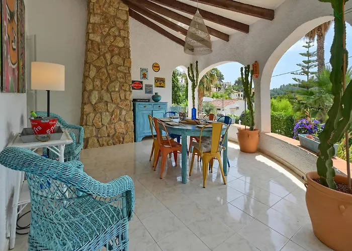 Villa Elegant With Pool