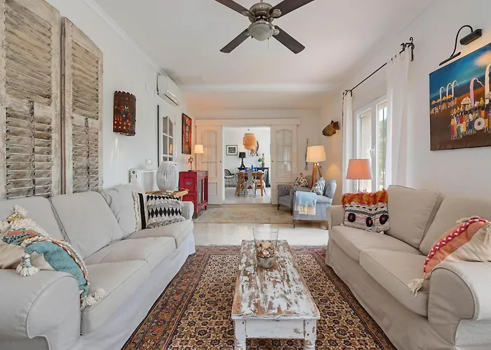 Villa Elegant With Pool Benissa