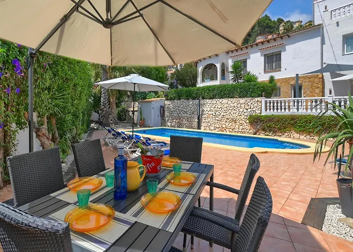 Villa Elegant With Pool