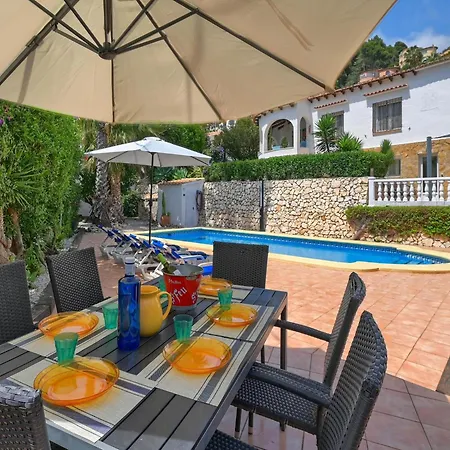 Villa Elegant With Pool