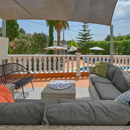 Villa Elegant With Pool